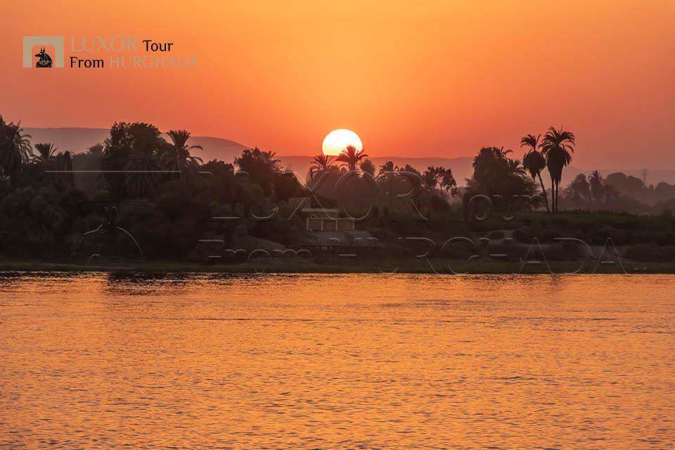 2-nights-luxor-and-Aswan-on-Nile-cruise-board-from-hurghada