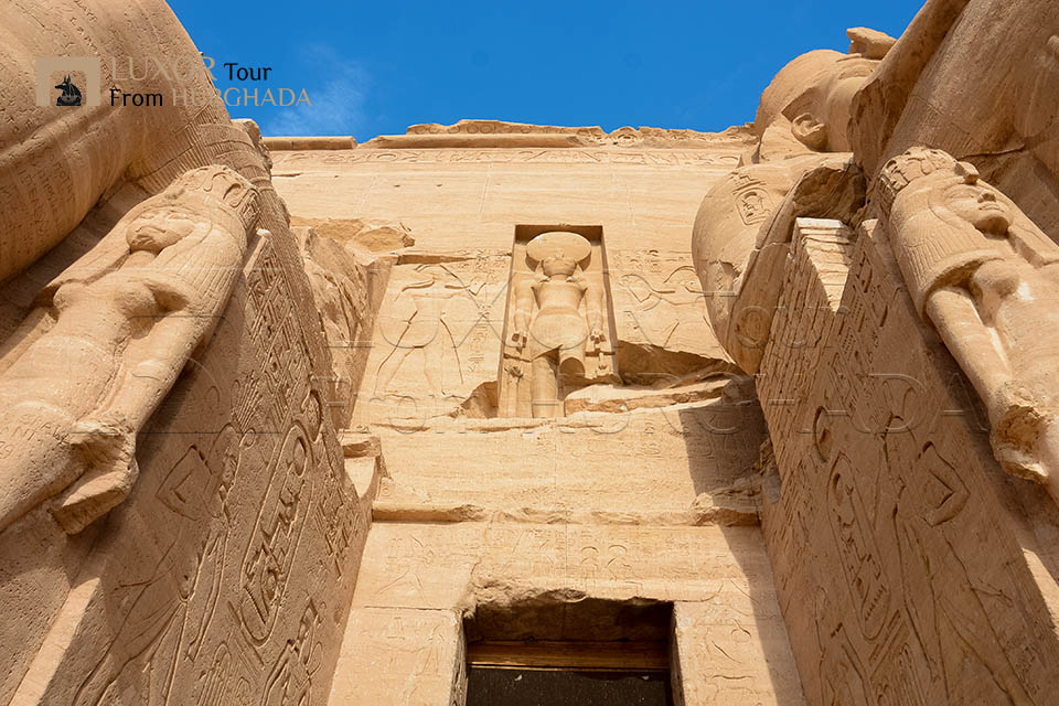 4-Days-Nile-Cruise-Luxor-To-Aswan-Abu-simbelBalloon-From-Hurghada