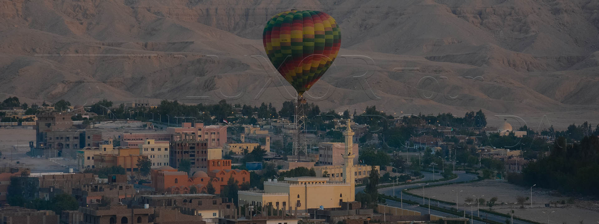 2-Day-Trips-Tour-to-Luxor-From-Hurghada-including-Air-hot-Balloon
