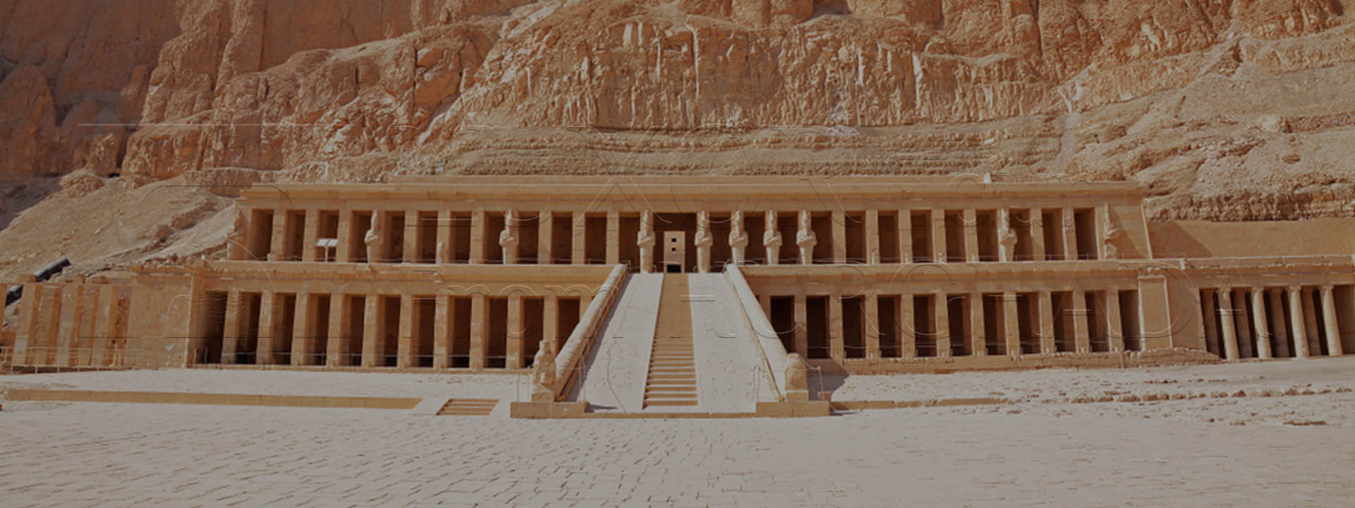 valley of the kings from Hurghada by bus